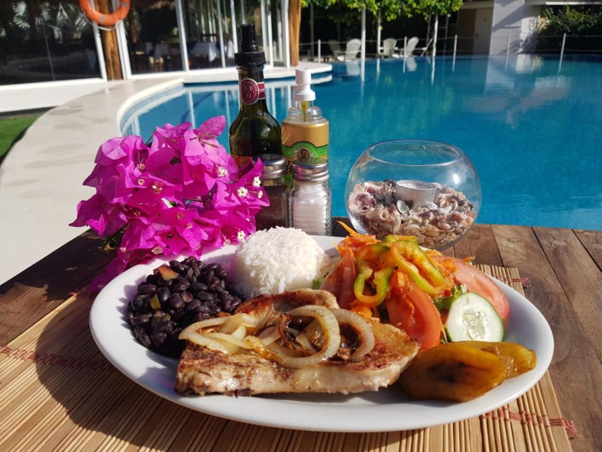 Seis Playas Hotel Tamarindo Dış mekan fotoğraf